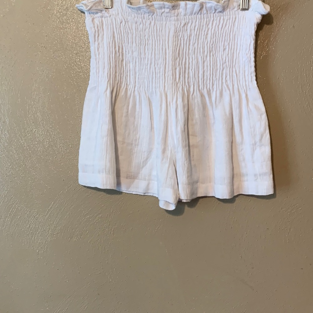 Sim & Sam size M elastic high waisted white shorts